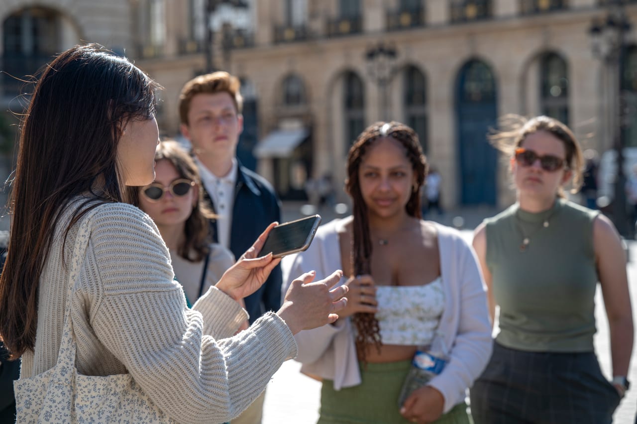 Étudiants des CCFS en sortie estivale dans Paris